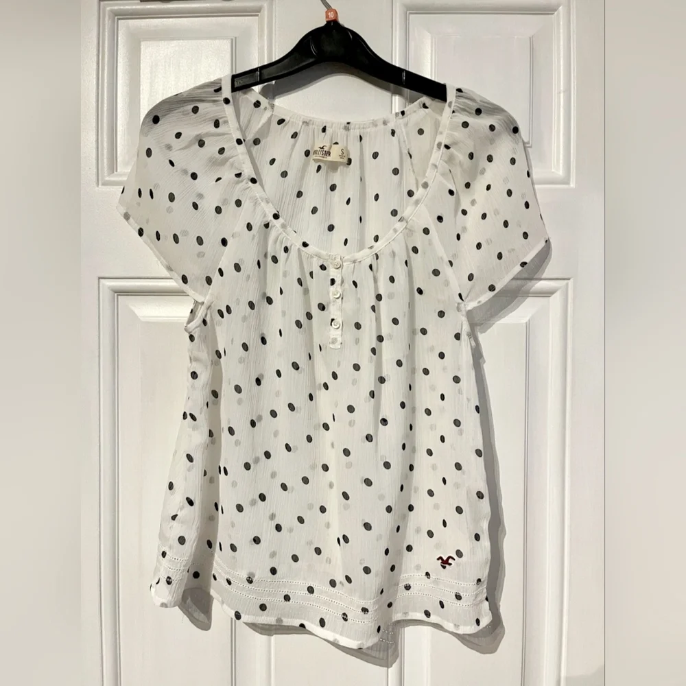$3 - If Bundled | HOLLISTER | White Polka Dot Top | Small - Picture 3 of 6